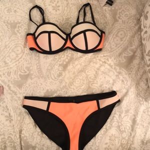 Peach Triangl bikini
